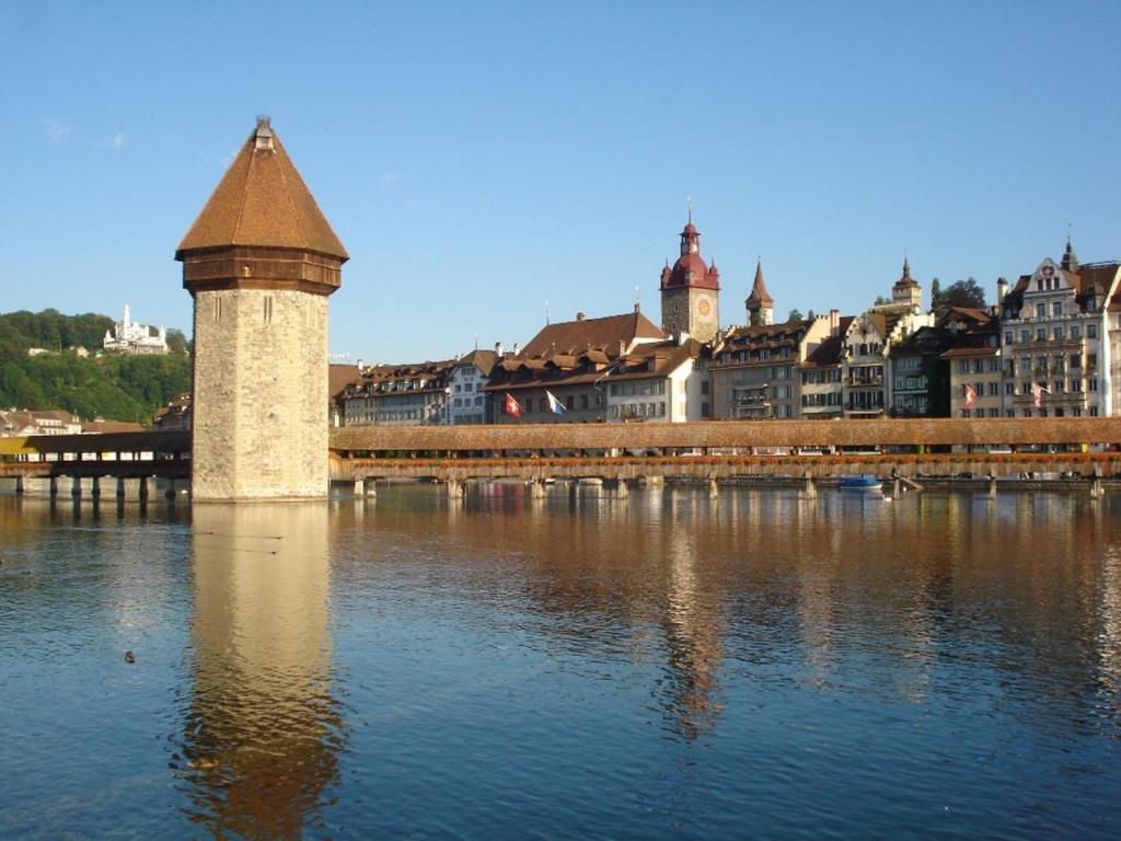 Hostel Lion Lodge Luzern Exterior foto